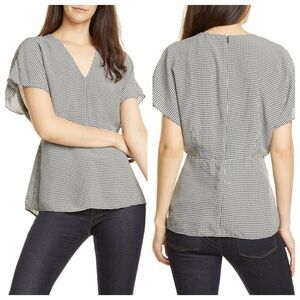 Lewit Gingham Plaid Vneck Top